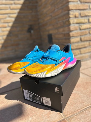 Stephen Curry x De’Auron Fox Under Armour basketball shoes like new, multicolor, size 43