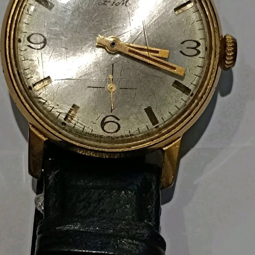 Russian wind-up watch used