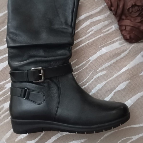 3/4 leather boots like new, size 39, black