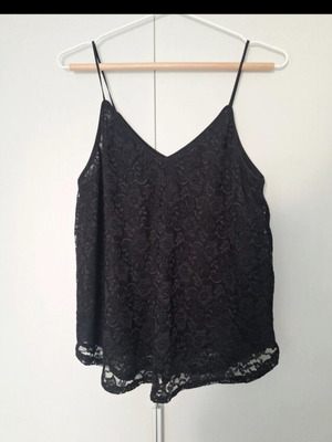 H&M black top like new, size M
