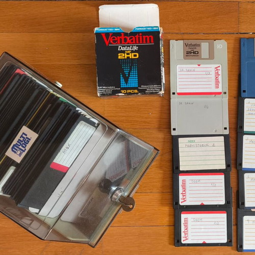 Floppy disks used, pack of 40 5.25'' and 10 3.5'' with vintage case