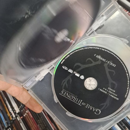 Game of Thrones Season 1 DVD like new with Greek subtitles