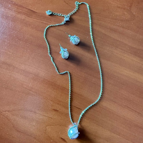 Swarovski set necklace and earrings with opal silver color, like new