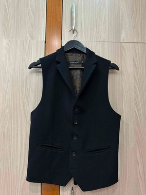 Vittorio Artist black sleeveless vest size Medium like new