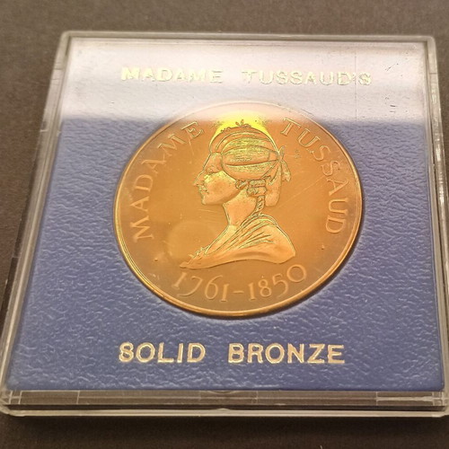 Madame Tussaud 1984 medal new