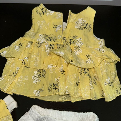 Baby set with matching headband 6 months like new