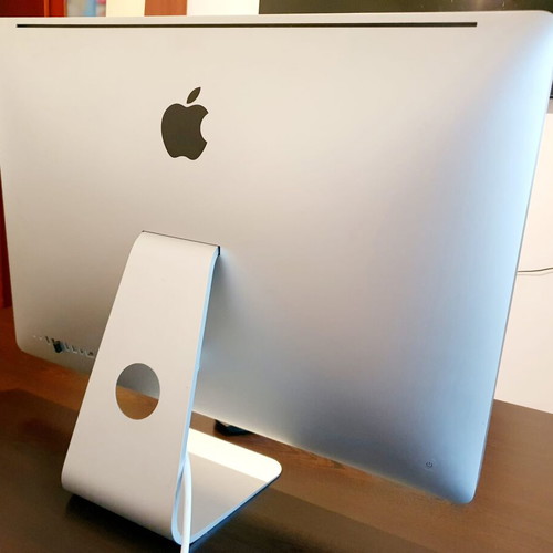 Apple iMac 27" like new with Intel Core i5, 16GB RAM, 1TB HDD