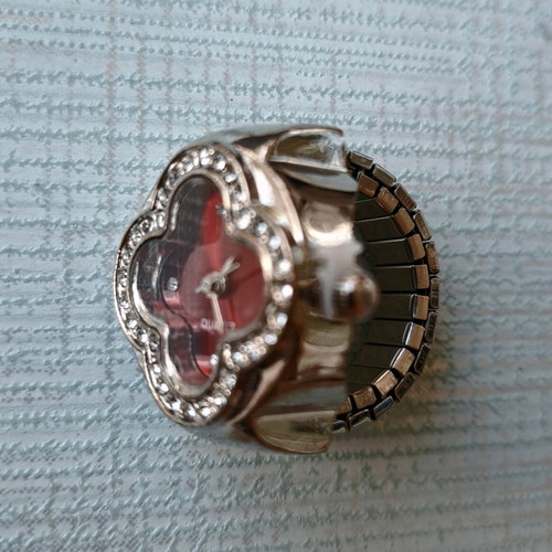 Four-Leaf Clover Ring like new with crystals, quartz watch and red dial