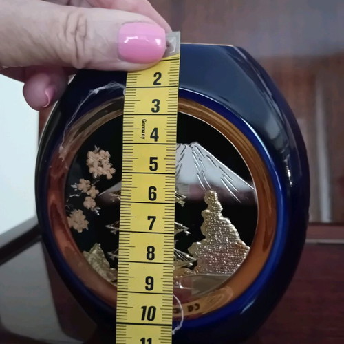 Small Chokin vase with 24k gold details like new