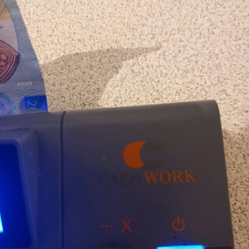Counterfeit detector in excellent condition, almost unused
