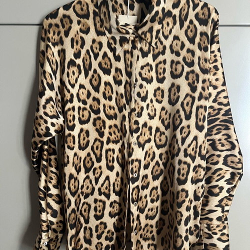 Leopard shirt Mango like new, soft fabric, perfect print