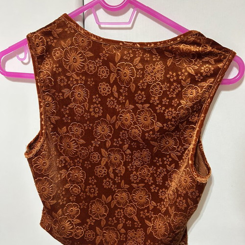 Shein embossed t-shirt size M used, orange
