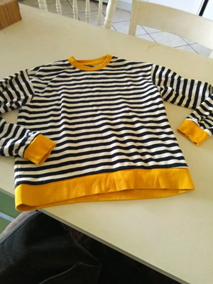 Bershka striped sweatshirt like new, size M fits S-M
