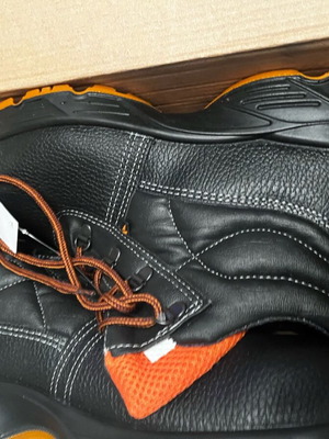 Work Shoes size 44 new, waterproof, anti-slip with steel toe
