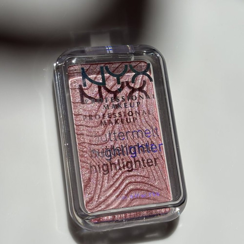 Nyx Buttermelt Pink Highlighter 015 new