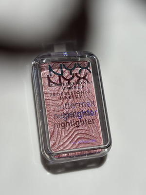Nyx Buttermelt Pink Highlighter 015 new