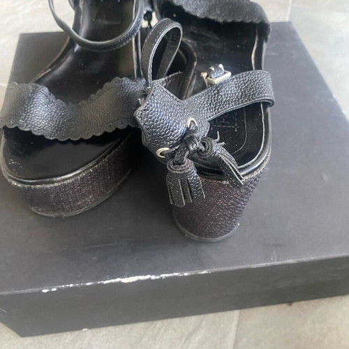 Pargiana black leather platforms like new