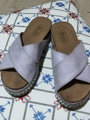 Women's slippers size 36 like new
