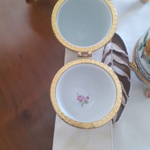 Decorative table eggs with storage space, handmade