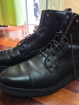 Timberland δερμάτινα μποτάκια σαν καινούργια, μαύρα, μέγεθος 44