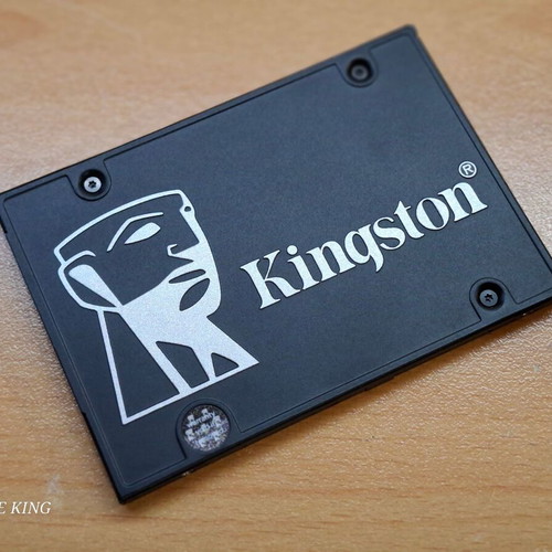 Kingston SKC600 512GB SSD like new, fast black series