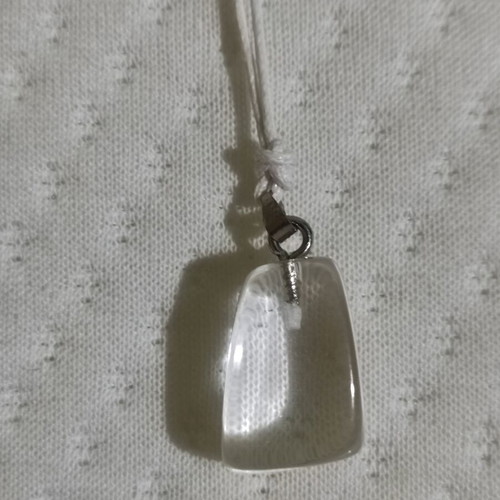 Quartz pendant necklace