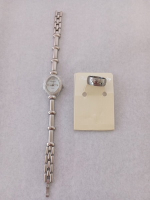 Women's Quartz Wristwatch and Stainless Steel Heart Ring set new