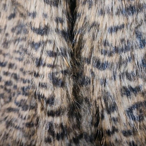 Synthetic leopard fur jacket used with zipper, short length