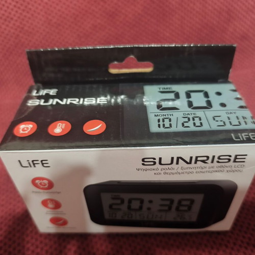 Life digital alarm clock table model like new