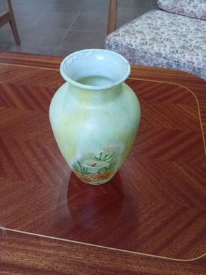 Handmade glass vase with floral decoration, 20 cm