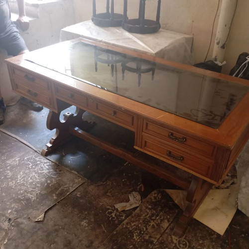 Wooden desk vintage with glass top and 5 drawers