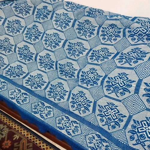 Woven blanket with lace new for double bed