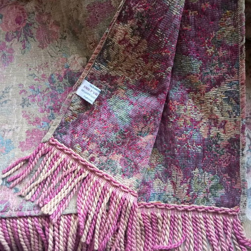 Emily's classics throw used, classic, size 2.00x1.40