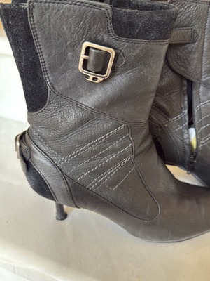 Diesel boots black like new, size 40