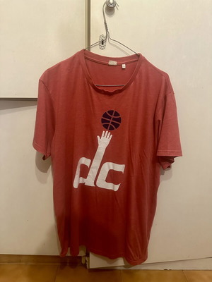Skinnifit SF Men Basketball Graphic T-Shirt XXL, coral red
