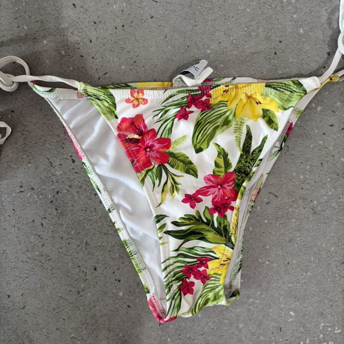 Bluepoint floral swimsuit size 36 like new