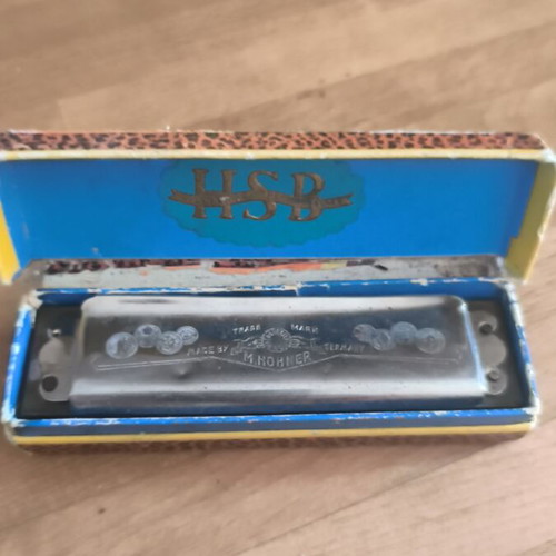 Harmonica like new, fully functional with case
