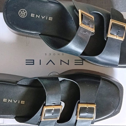 Envie Shoes women's platform sandals size 37 like new black