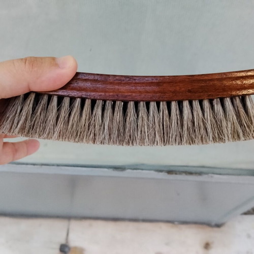 Brush with 100% natural horsehair, like new