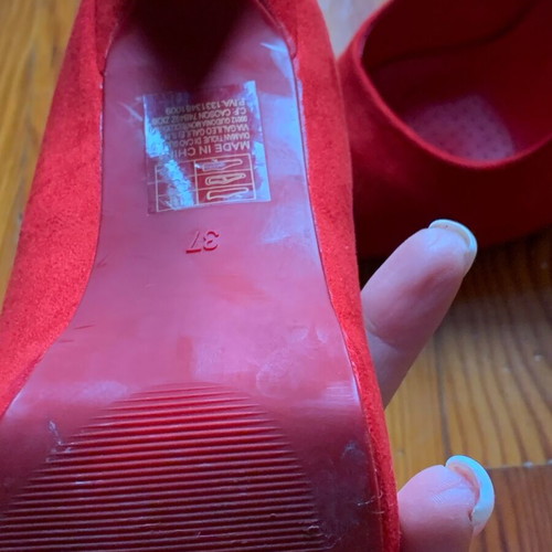 Red pumps like new, size 37