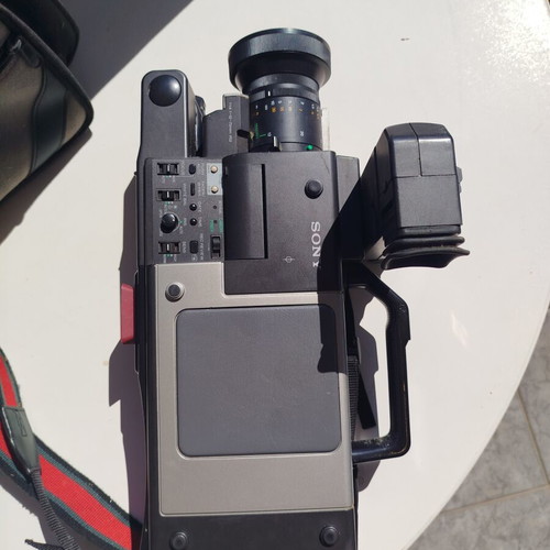 Sony CCD-V100E Video8 Pro vintage camcorder
