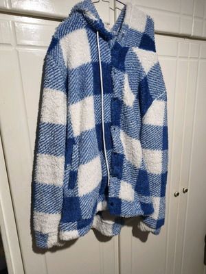 Fleece jacket new with design, size L
