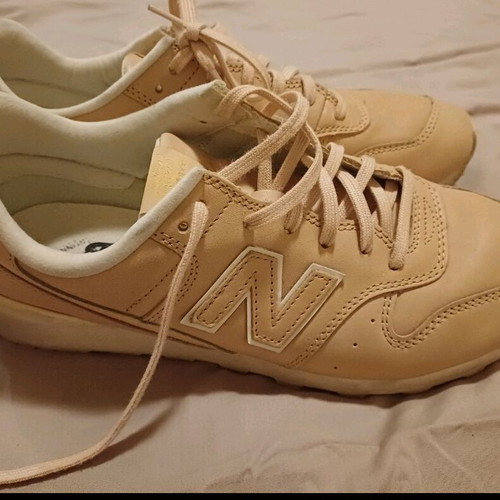 New Balance beige leather shoes size 41 like new