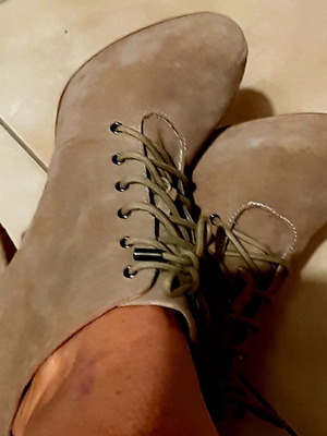 Zara μπεζ καστόρι μποτάκια ψηλοτάκουνα, μέγεθος 40, γνήσιο δέρμα