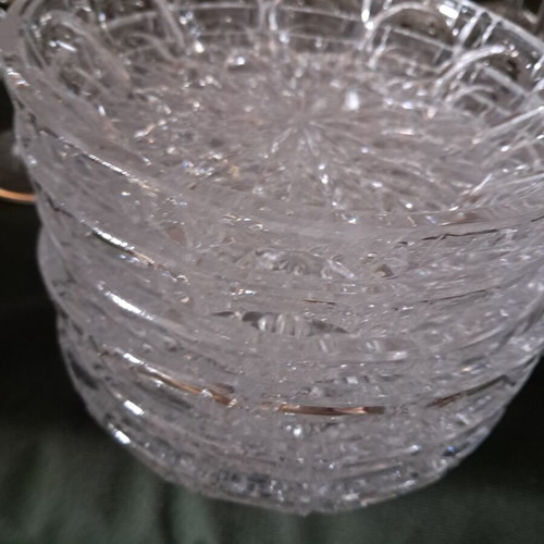 Set of 12 vintage crystal dessert and fruit plates like new