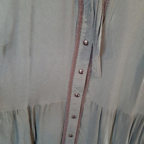 Kyara Plus shirt size M used, cypress green
