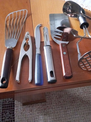 Kitchen tools set like new