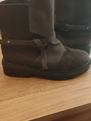 Boots size 37 dark brown like new