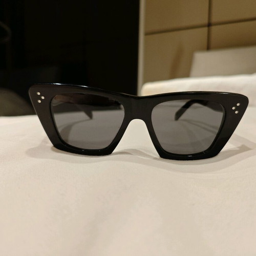 Celine40187I sunglasses like new, black