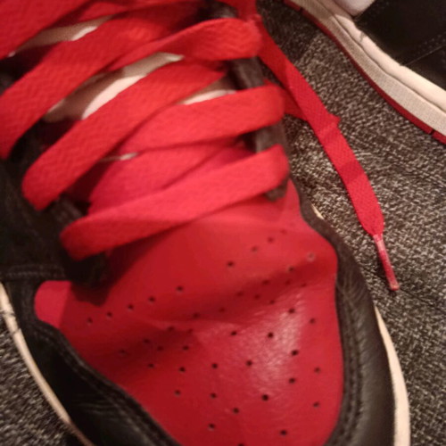 Air Jordan 1 Retro Mid used, size 40.5, black and red